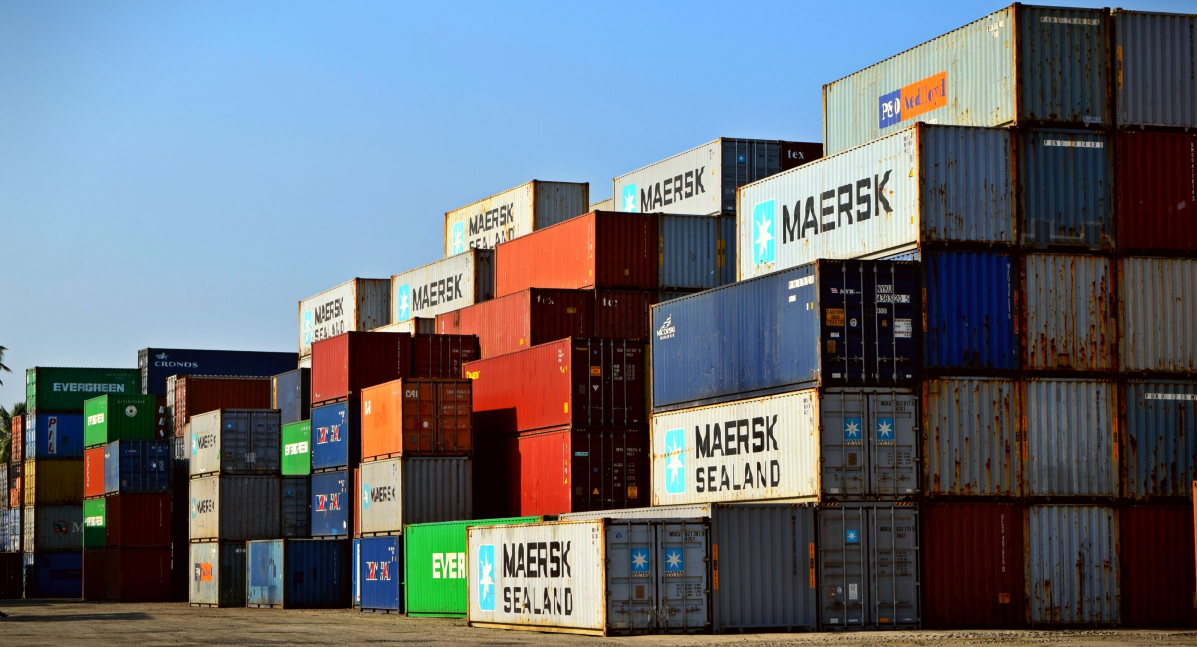Containers-001-pexels
